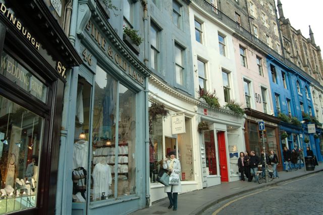 Don't miss the colourful mix of shops, restaurants, cafs and bars on Victoria Street, one of the most charming streets in the city